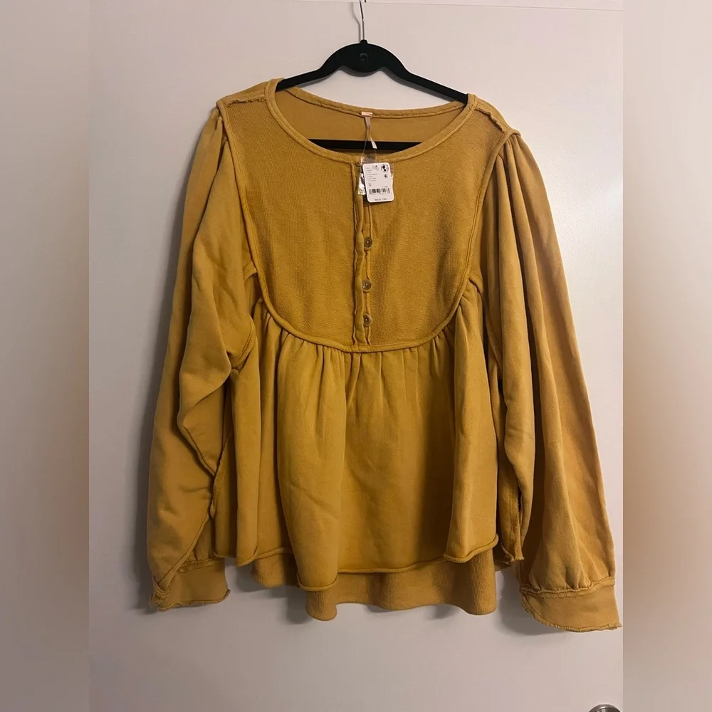 Free People Gold Tag About A Girl Pullover: Size Medium - Picture 2 of 9